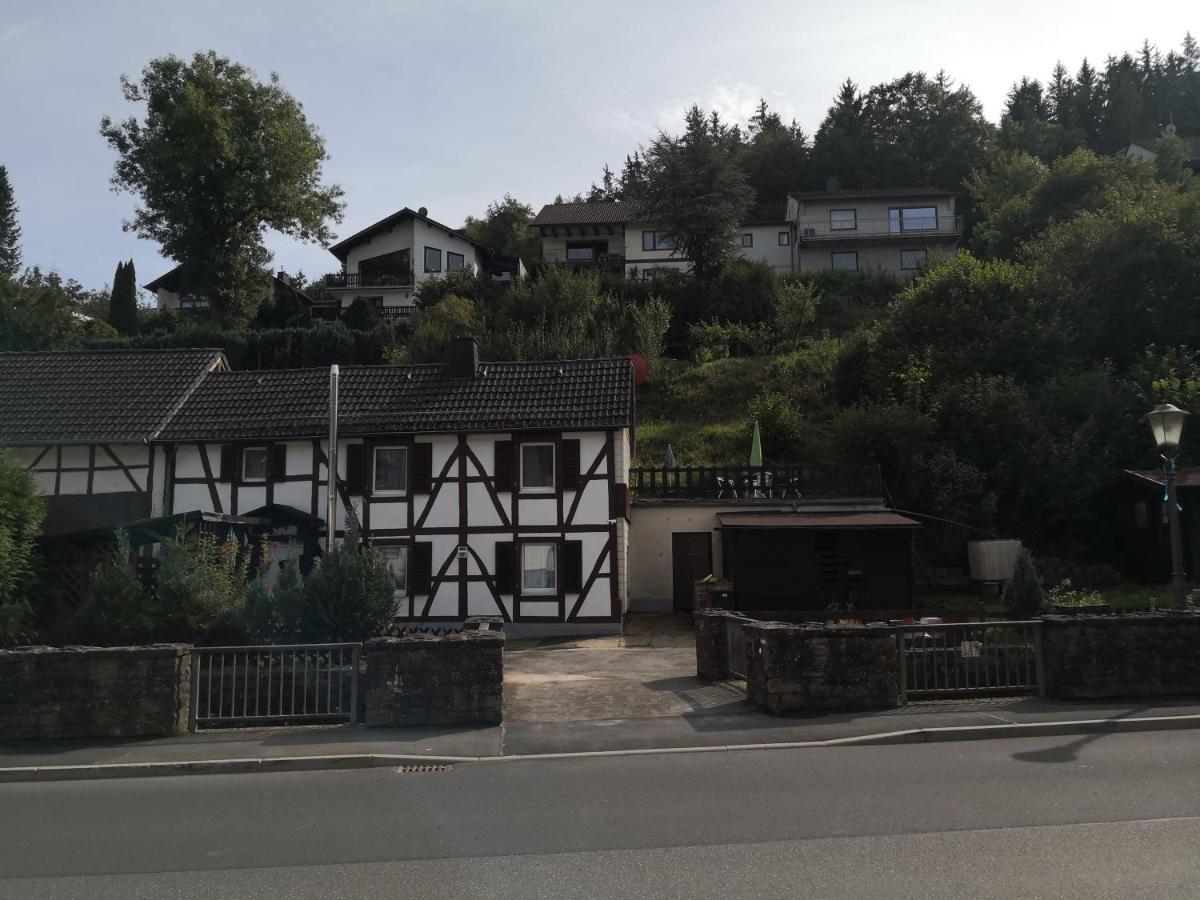 Villa Haus Am Fluss Kall Exterior foto