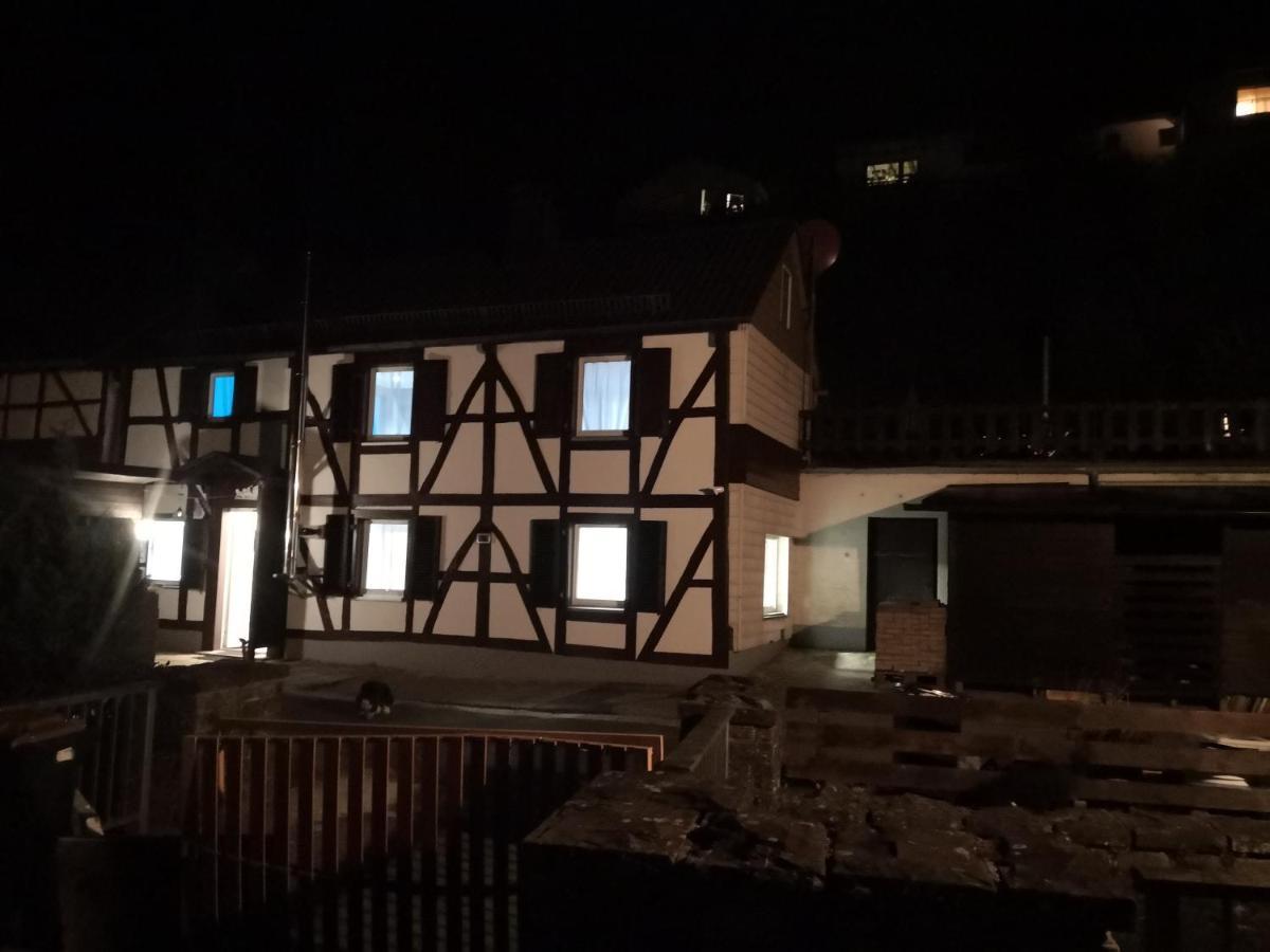 Villa Haus Am Fluss Kall Exterior foto